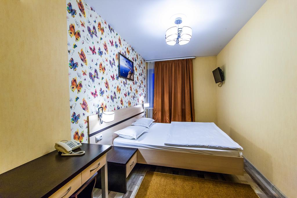 Mini-Hotel Kerch Tomsk Extérieur photo